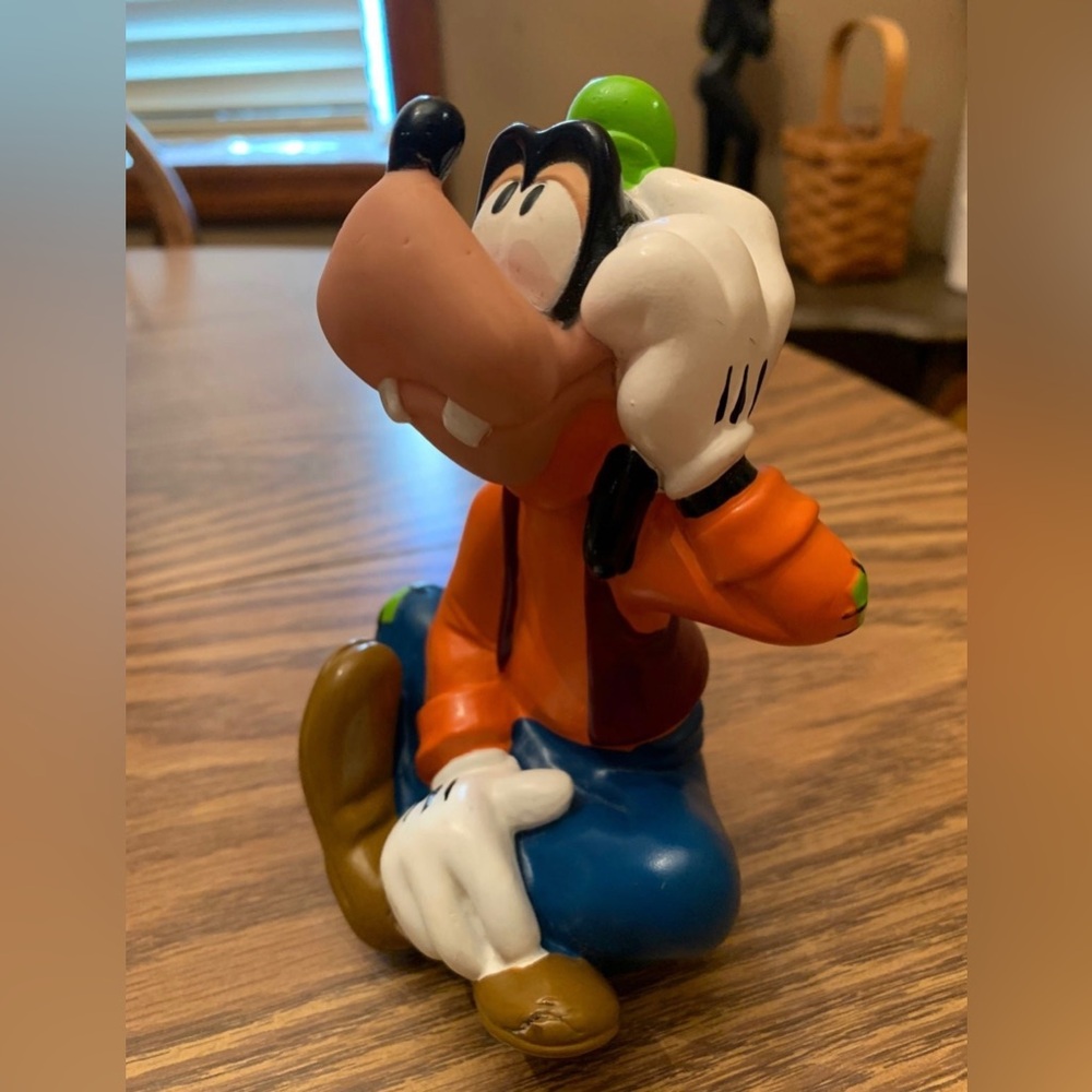 Disney 
Goofy squeak toy
See photo for measurements